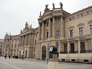 Alte Bibliothek am Opernplatz