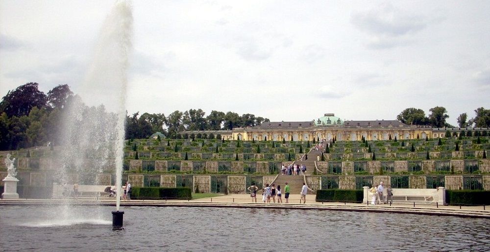 Schloß und Park Sanssouci in Potsdam