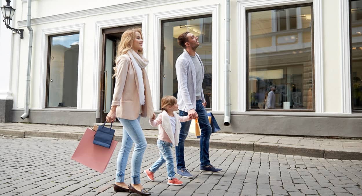 Familie beim Einkaufen in Ostprignitz-Ruppin
