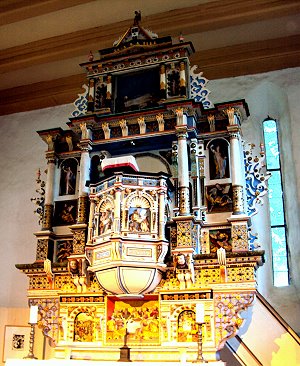 Altaraufsatz der Dorfkirche Melzow