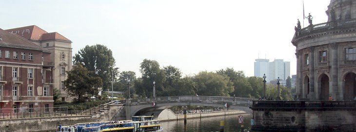 Monbijoubrücke in Berlin