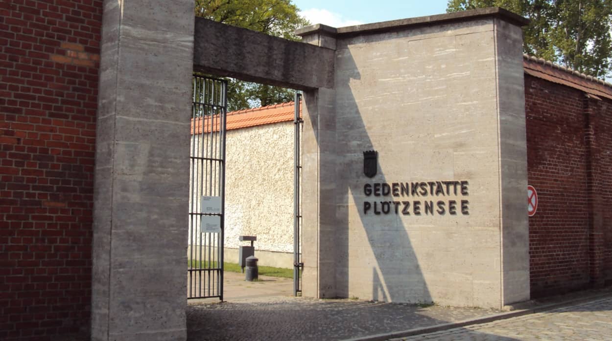 Eingang der Gedenkstätte Plötzensee in Berlin