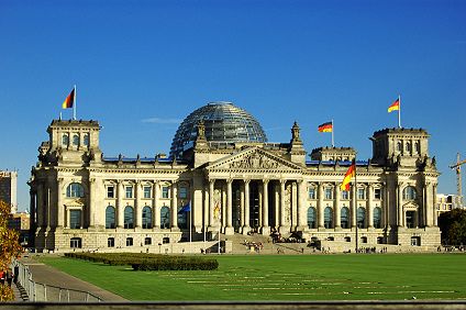 Rasen vor dem Reichstag