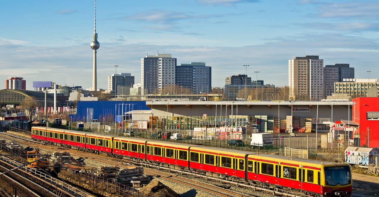 S-Bahn und Fernsehturm Berlin
