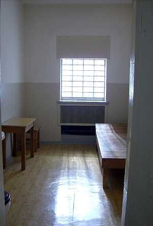 Zelle des Stasi-Gefängnis Berlin Hohenschönhausen