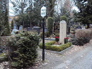 Grab der jüdischen Familie Zuckermann auf dem Jüdischen Friedhof in Berlin-Weißensee