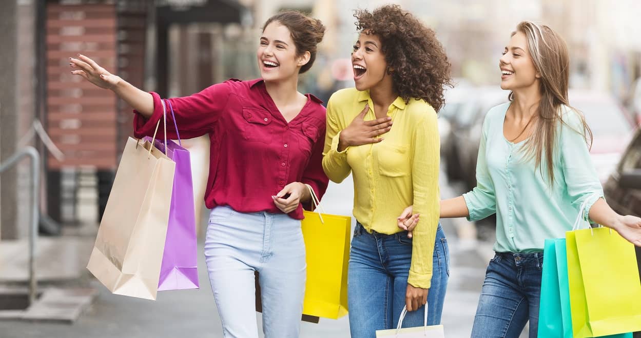 Frauen beim Einkaufen in Oberhavel