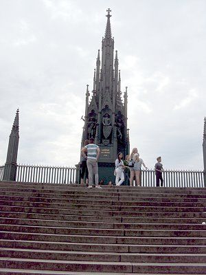 Denkmal auf dem Kreuzberg