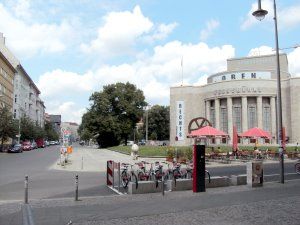 Blick auf den Rosa-Luxemburg-Platz