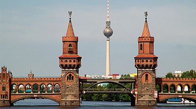 Fernsehturm Berlin und Oberbaumbrücke