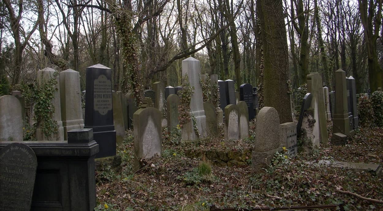 Gräber auf dem Jüdischen Friedhof Weißensee