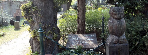 Grab von Chamisso auf einem der Friedhöfe vor dem Halleschen Tor