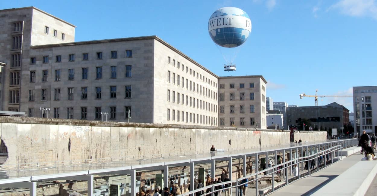 Blick in die Dauerausstellung Topographie des Terrors in Berlin