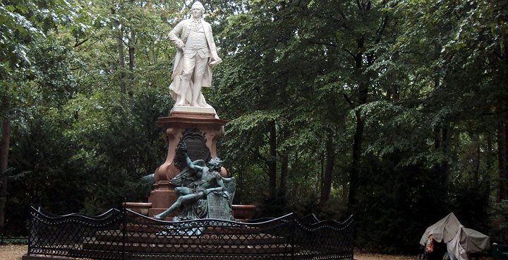 Lessing Denkmal im Tiergarten